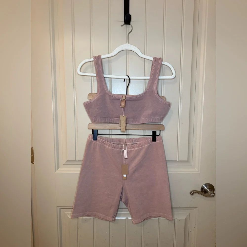 NWT Skims Outdoor Set - Bra & Bike Shorts in Tigers Eye Pink/Tan Women’s Sz XL - Picture 1 of 7